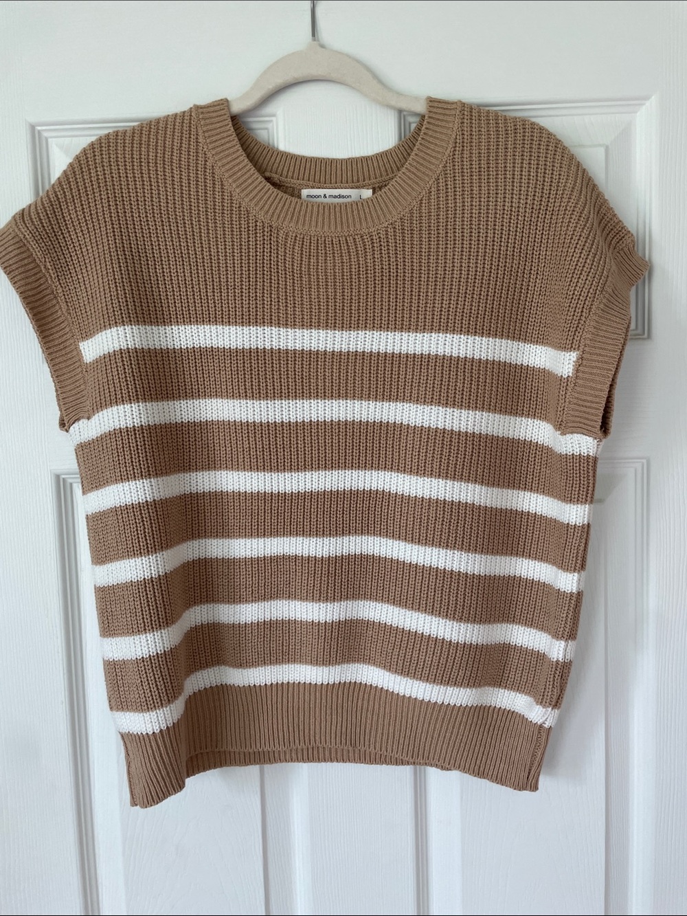 Women’s Khaki & White Striped Sleeveless Sweater L